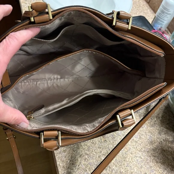 Michael Kors Jessie Large Signature TZ Tote Satchel Shoulder Bag Like New - Picture 16 of 16